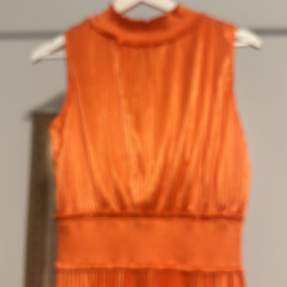 Dress - Picture 2 of 7